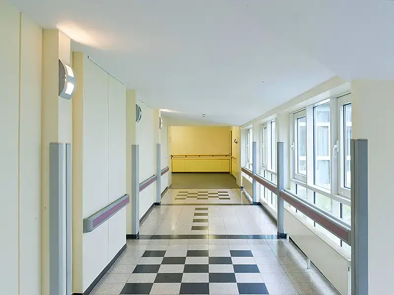 Renovierung von Patientenzimmern und -fluren in einer Klinik, Bild 5 von 6