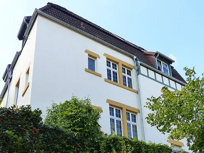 Reinigung und Anstrich einer Jugendstilfassade mit Absetzarbeiten, Bild 6 von 6