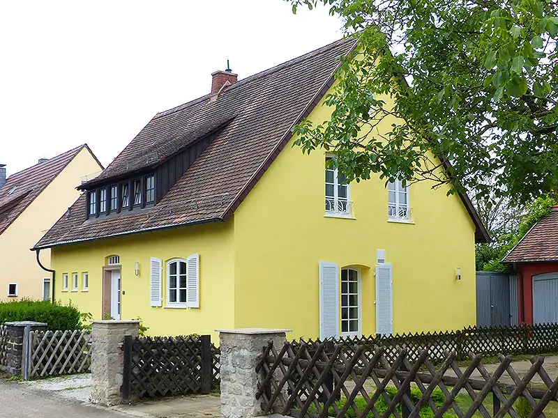 Reinigung und Neuanstrich der Fassade und Lackierarbeiten, Bild 6 von 7