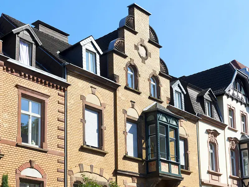 Renovierung & Neugestaltung von Fassade und Erker mit Jugendstilornamenten, Bild 1 von 6