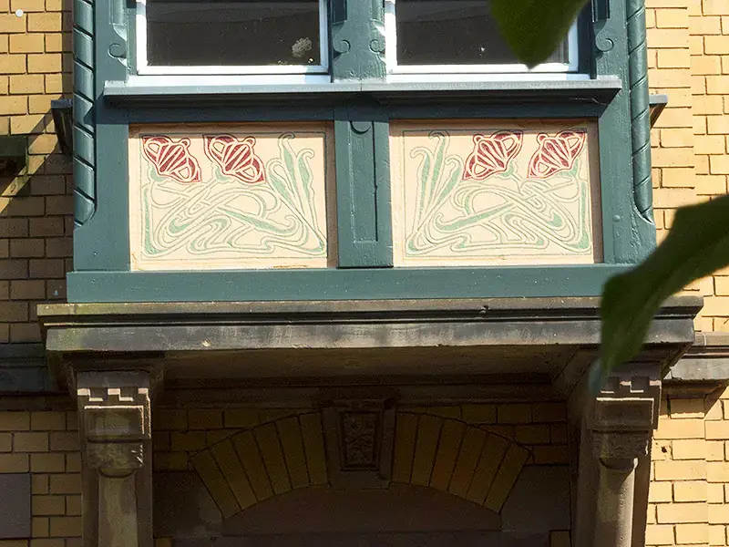 Renovierung & Neugestaltung von Fassade und Erker mit Jugendstilornamenten, Bild 5 von 6