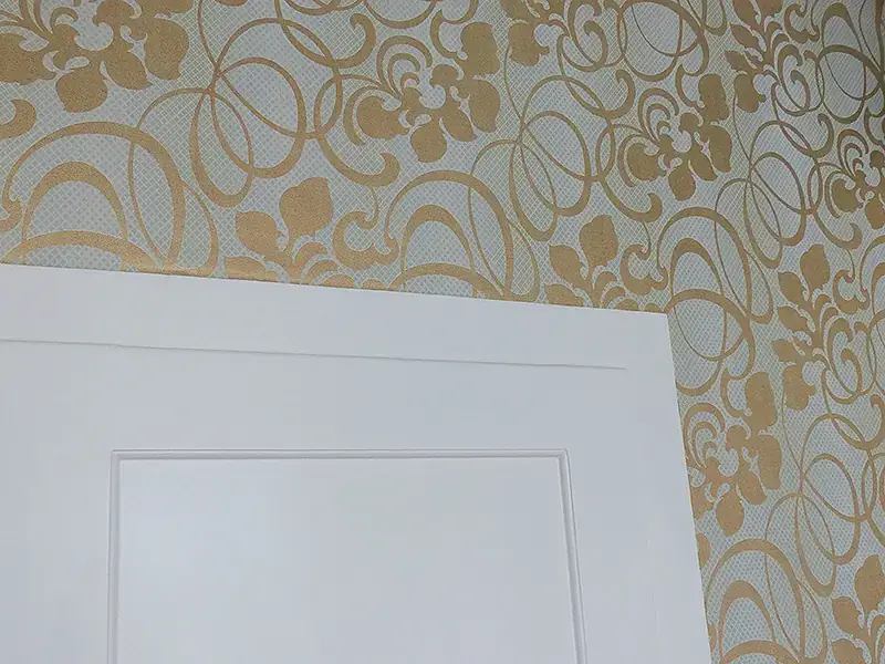 Renovierung einer Küche im Altbau durch Neuanstrich und Tapezieren einer Stiltapete, Bild 4 von 4